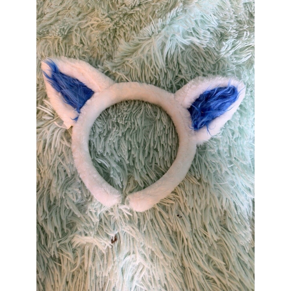Great Wolf Lodge GWL Snow Land Edition ears white Rare Blue